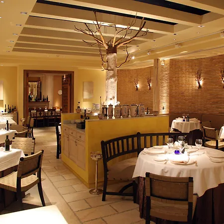 فندق Palafox